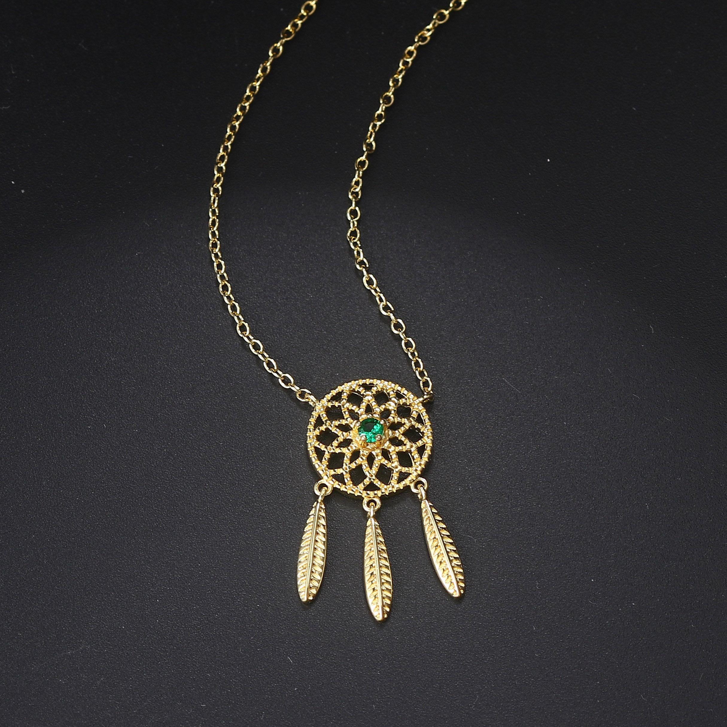 

Vintage Hollowed-out Pendant Necklaces For Women Green Zircon Gold Color Retro Bohemia Style Fashion Zircon Accessories N040