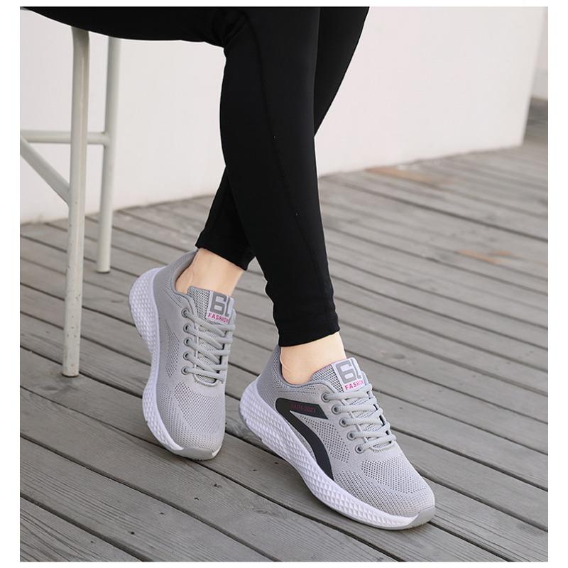 Sports Shoes Women's Summer New Soft Soled Mom Mesh Breathable Hiking Shoes Women's Lightweight Running Shoes Women's Shoes