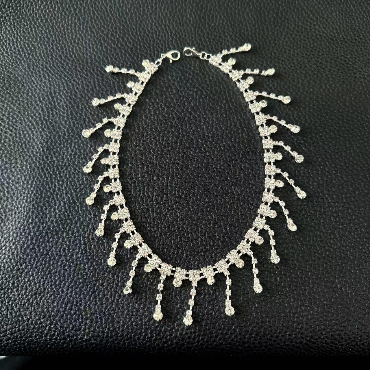 

Высококлассный браслет на щиколотку с кисточкой из стразов: Европейская и американская модная бижутерия серебряный