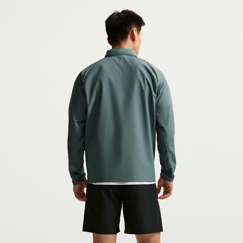 Nike Men's Loose Fit Hooded Running Windbreaker Jacket