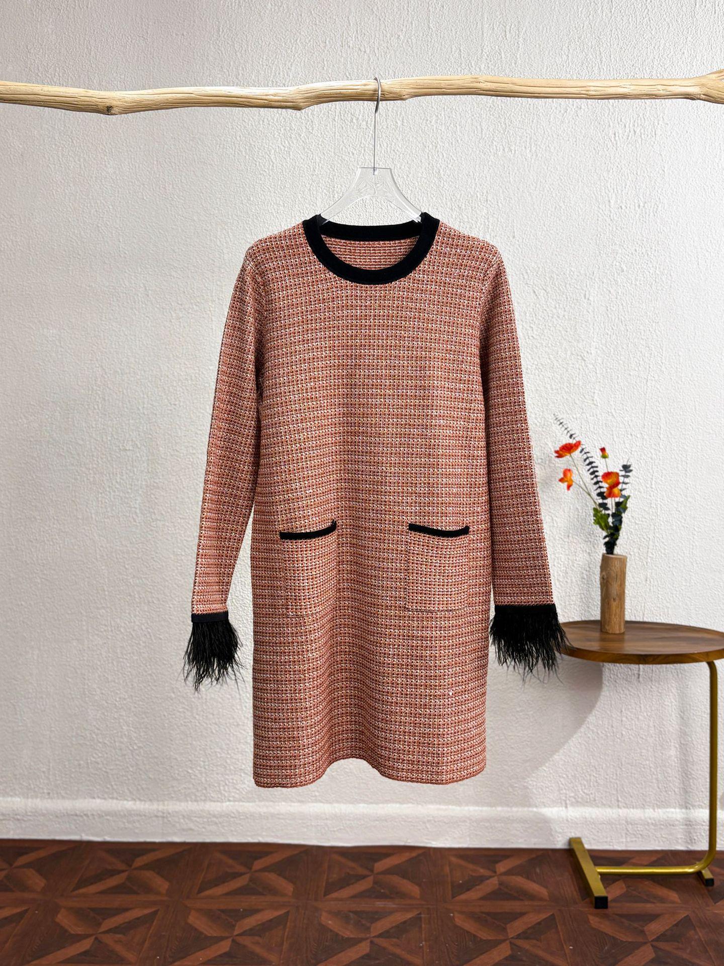 

European American Women s Elegant Knit Dress - Autumn/Winter, Long Sleeve, Round Neck, Mid-Length, High-End Style Medium оранжевый