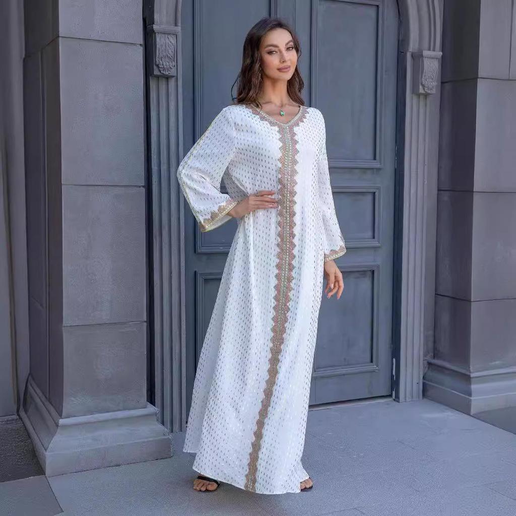 ZD004 Dubai Women's Slim Fit Long Robe: Middle East, Europe & America Style with Lace & Hot Stamping