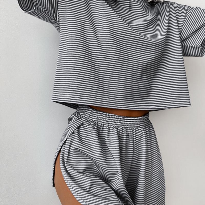 

2024 Women s Autumn Striped Knit Pajama Set – Loose Short-Sleeve Shirt & Shorts, Fashionable Homewear XXL