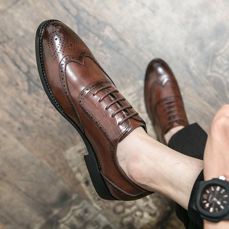 Leather Shoes British Retro Brock Carved Business Dress Casual Inner Height Increase Pointed Breathable Groom Wedding Shoes