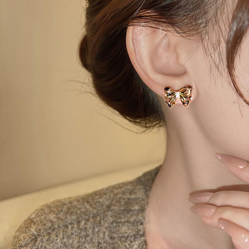 Korean Style Silver Diamond Bow Earrings: Elegant, Versatile, High-End Studs for Women