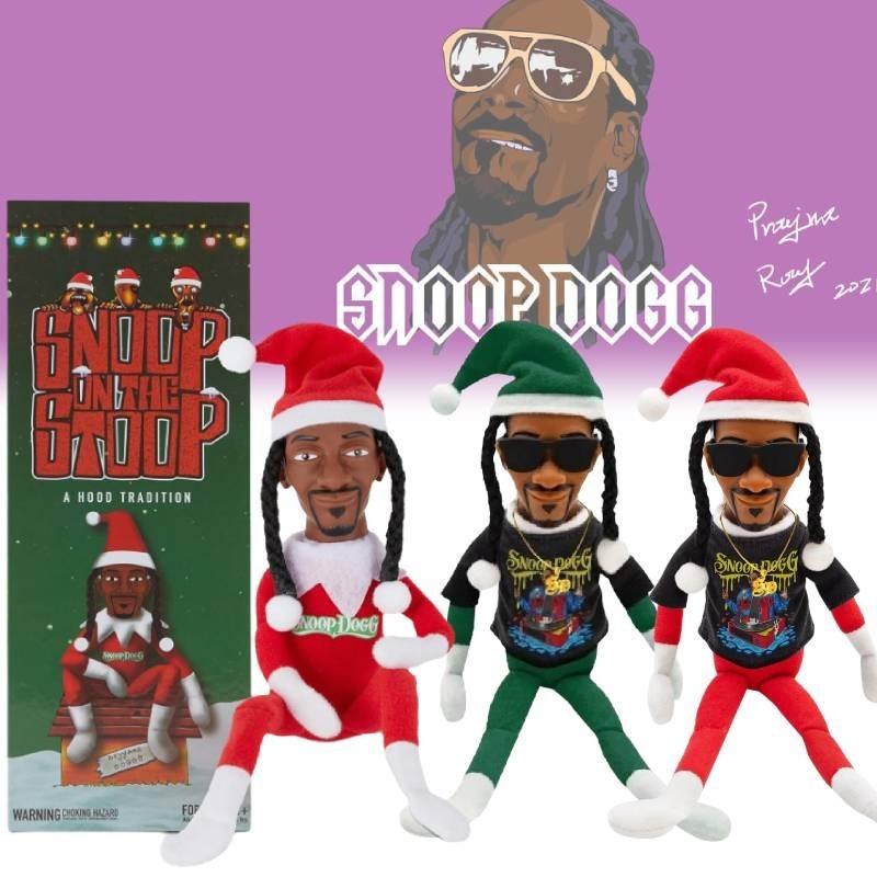 Decorazione Unica Elfo di Natale Snoop su una Veranda per Amanti dell'Hip Hop in Stili Colorati
