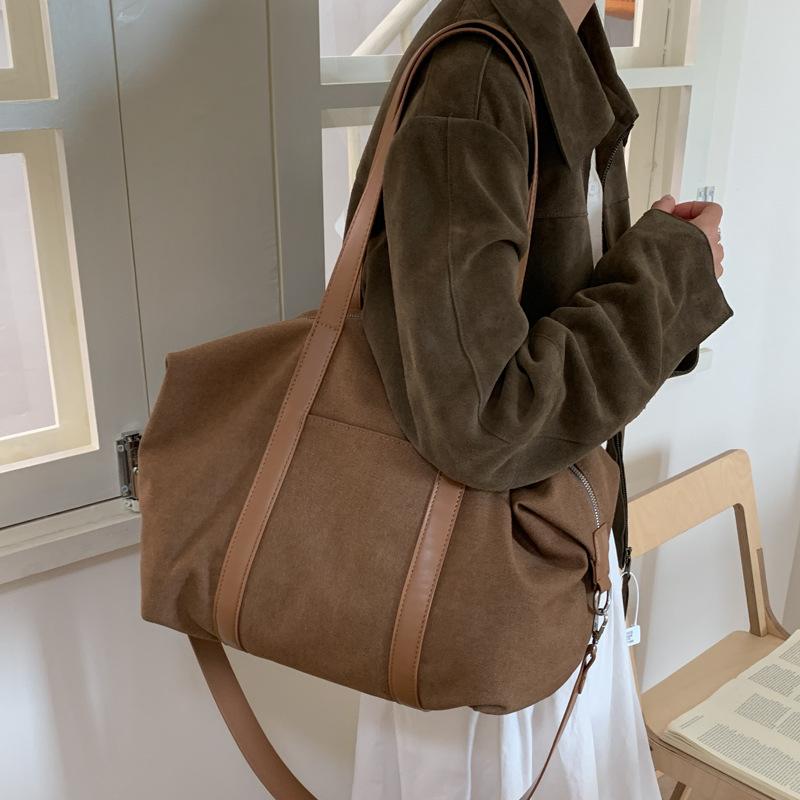 Canvas bag women's large capacity 2025 new autumn and winter casual messenger bag versatile single shoulder college student class tote bag