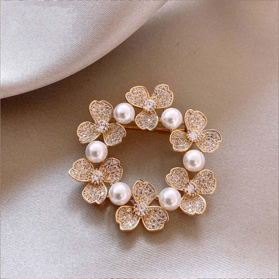 Elegant Pearl Brooch - High-End Minimalist Clothing Accessory