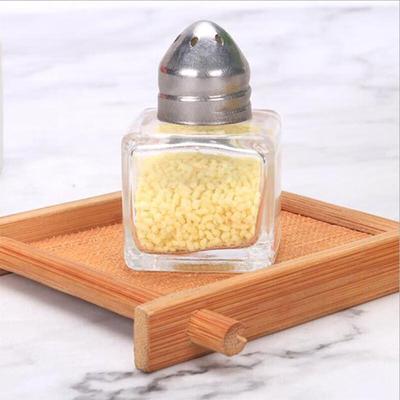ZISIZ Mini quadratische perforierte Glas-Gewürzgläser - 4er-Pack