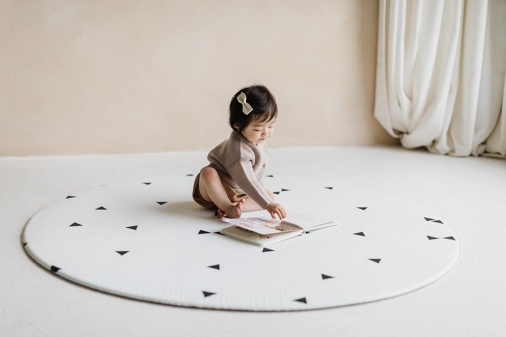 LITTLE Bot Play Mat Round Play Mat Zen Round, (Triangle + Line)