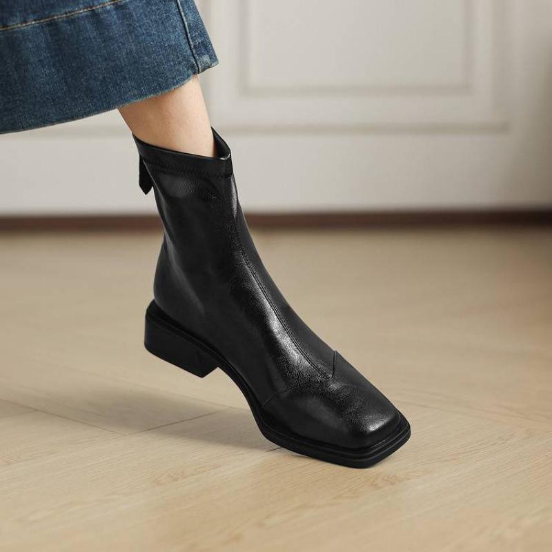 New Women's Leather Boots Solid Color Low Heel Versatile Square and Large Size Women's Boots Rear Zipper Rubber Sole Autumn and Winter Boots