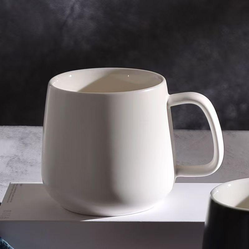 Einfache Moderne Tasse mit Deckel Löffel Paar Wasserbecher Zuhause Büro Kaffeetasse Wasserbecher Leichter Luxus Hochwertiges Geschenk
