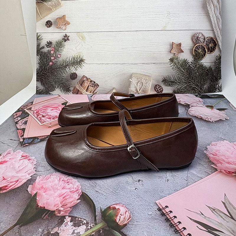 Fashion Fashion Strange Toe Footwear Shallow Flats Mary Janes Shoes For Women 2025 New Female Buckle Strap Ladies Flats Lolita Shoes