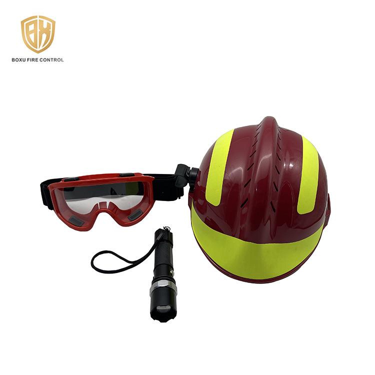 Flammhemmender Feuerwehrhelm mit Taschenlampe und Schutzbrille