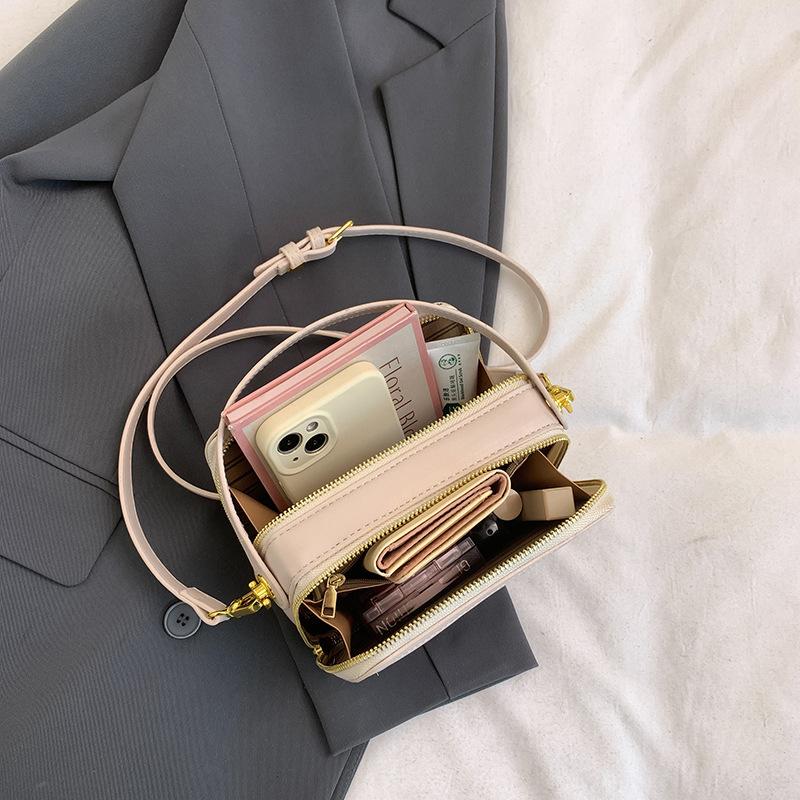 Crossbody Bag with High-end Design, Chinese Embroidery Handbag, Fashionable and Versatile Single Shoulder Small Square Bag