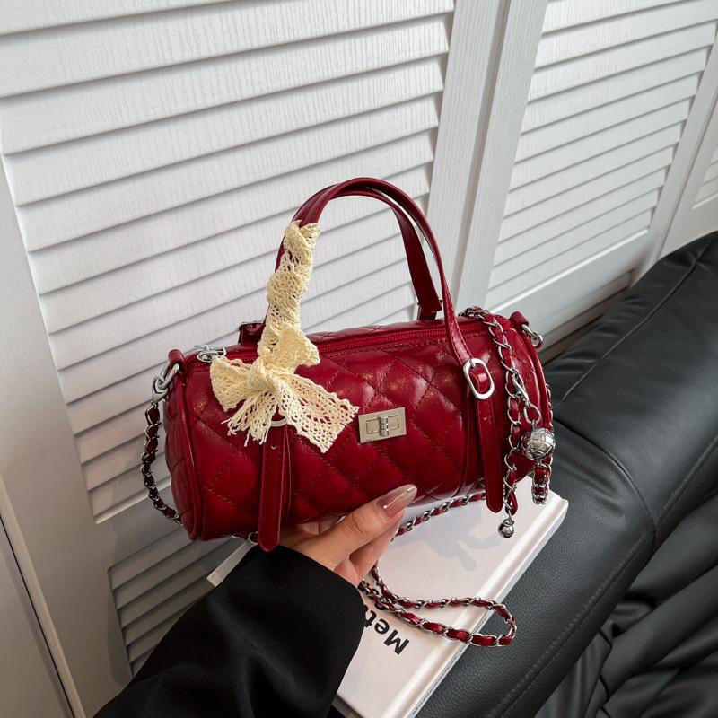 High-end Fashion Rhombus Embroidery Thread Commuter Oblique Span Bag Women's Summer New Shoulder Armpit Bag