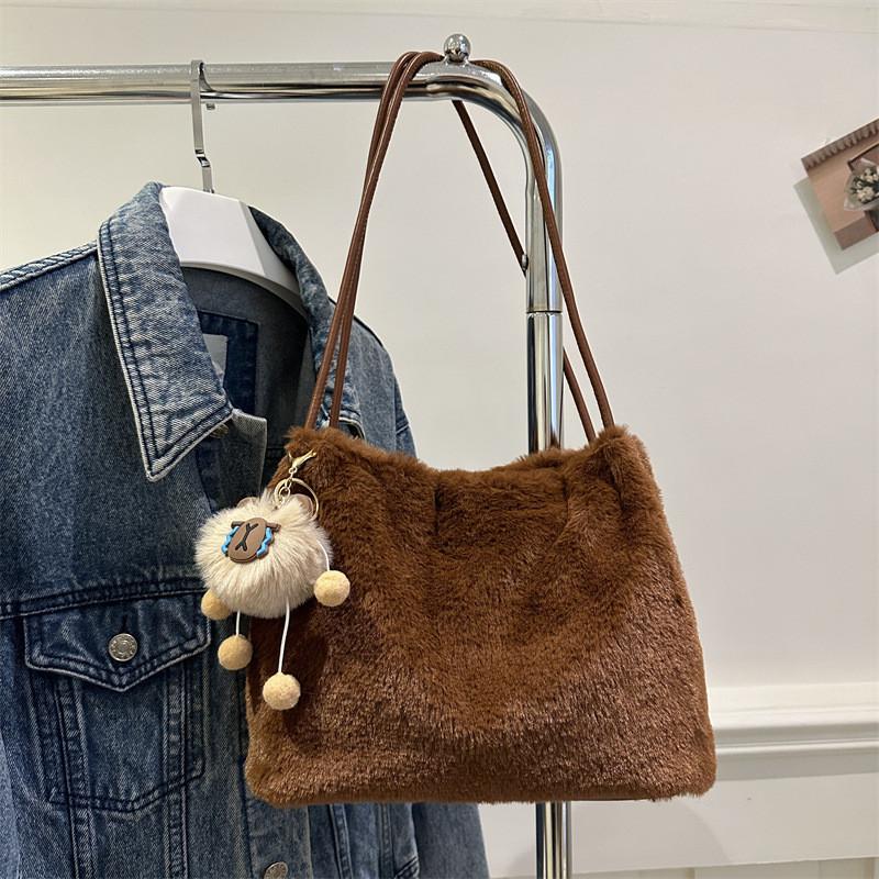 Stylish And Trendy Large Capacity Tote Bag For Women Perfect For Winter Commuting