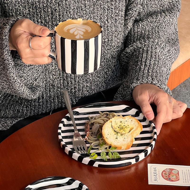 Wjg Pretty B Black Japanese Hand-Painted Retro Ceramic Coffee Cup And Saucer Set, Household Drinking Cup, Breakfast Cup, Afternoon Teacup And Plate Combination