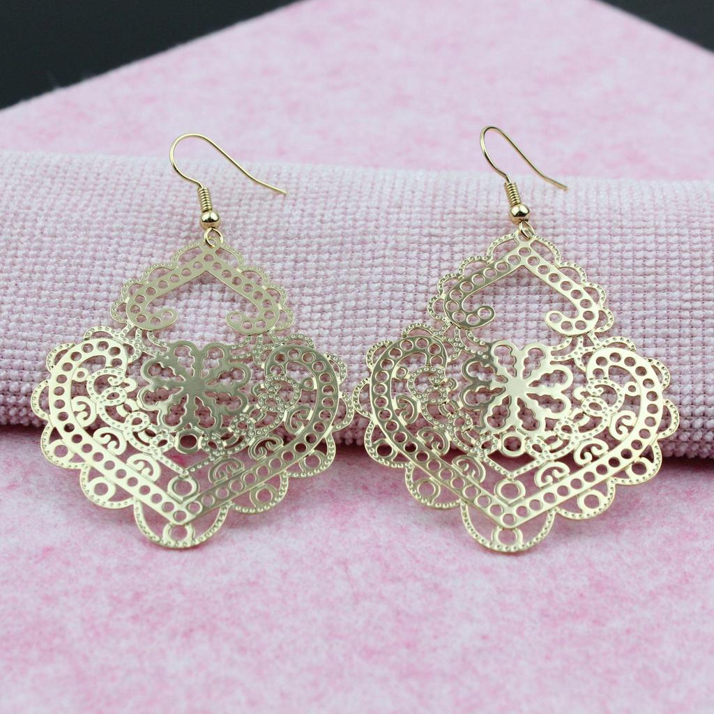 European and American Rose Gold Heart Lock Earrings for Women