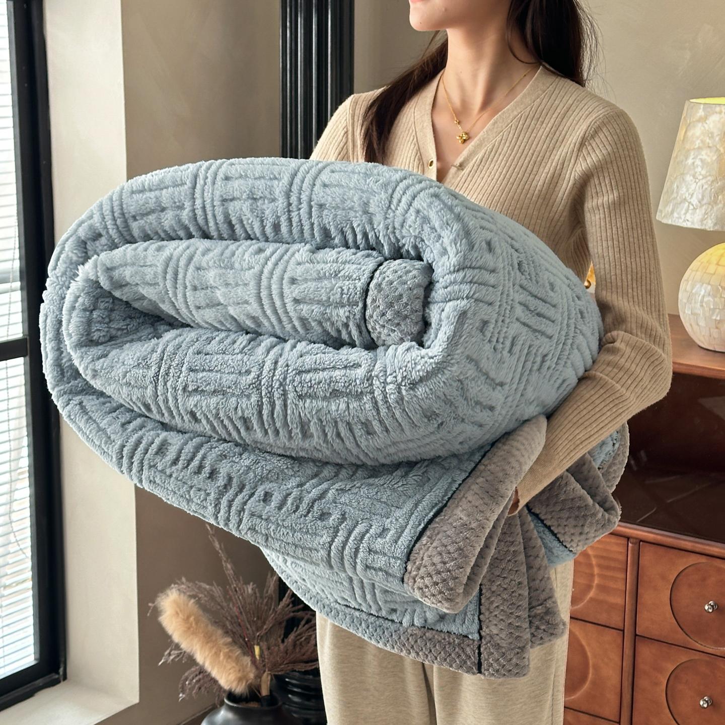 

Luxury Solid Color Coral Fleece Blanket Soft Plush Striped Pattern Spring Autumn Throw Blanket for Sofa,office Nap,bed,bedspread 1.0x1.5m Kid Size серый