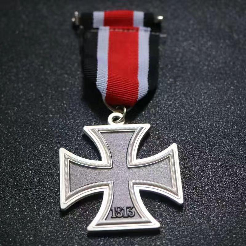 Spilla Cavaliere Croce di Ferro - Ciondolo Medaglia Prussiana Accessorio Commemorativo