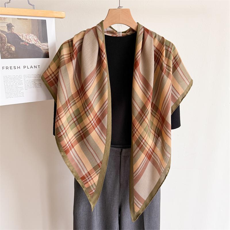 Vintage Plaid Herringbone Velvet Triangle Scarf Thermal Shawl Scarf Women's Versatile Autumn and Winter Scarf Headscarf Scarf