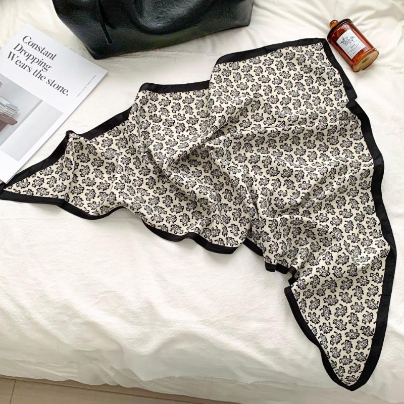 Cashew flower silk scarf new trend bag headscarf headband neck protector scarf scarf small shawl triangle scarf fart curtain