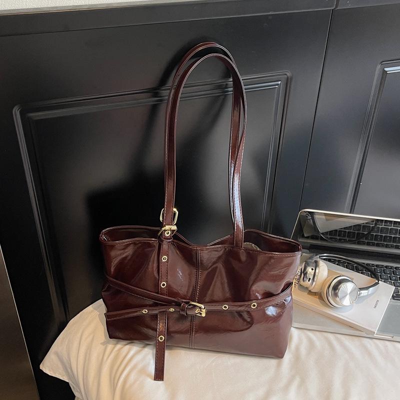 

Women s Retro Large Capacity Tote Bag - 2025 Autumn/Winter Collection, Casual Shoulder & Underarm Bag