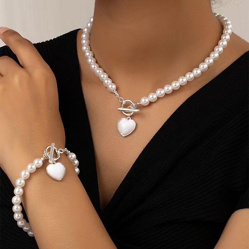 Fashion Trend Pearl Bracelet Necklace Set Female Niche Premium Sense Light Luxury Love Clavicle Chain