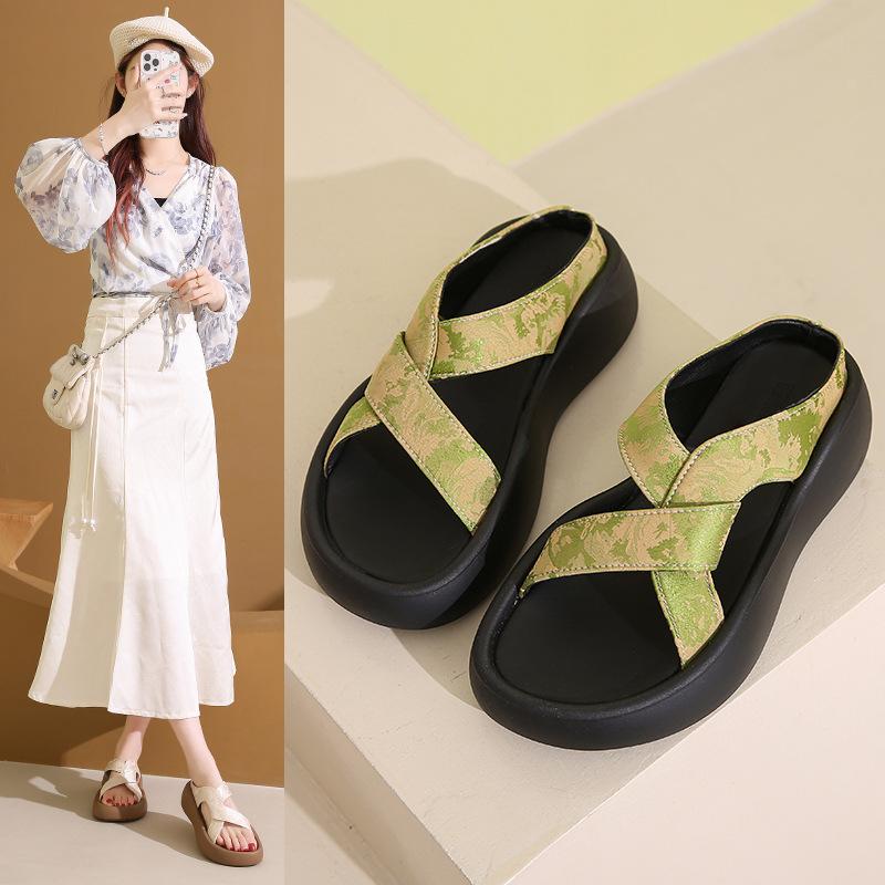 Women's Thick Bottom Sandals Summer 2026 New Style Casual Heightening Beach Shoes All-Match Slip-On Rubber Sole Slippers