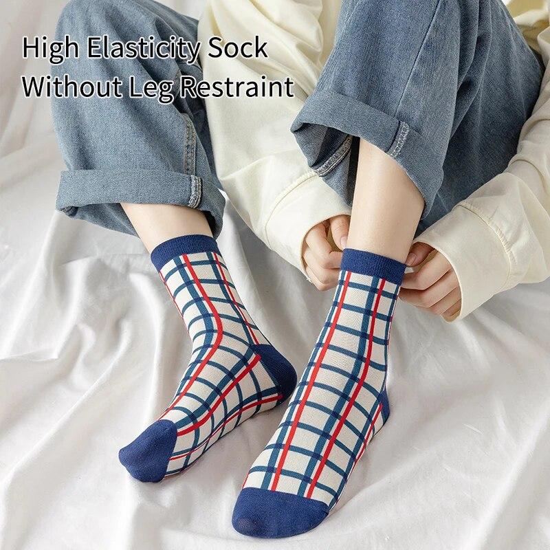 5 Pairs of Women's Spring Four-seasons Cute Cartoon Bear Striped Youthful Beautiful Fashionable and CComfortable Mid-calf Socks