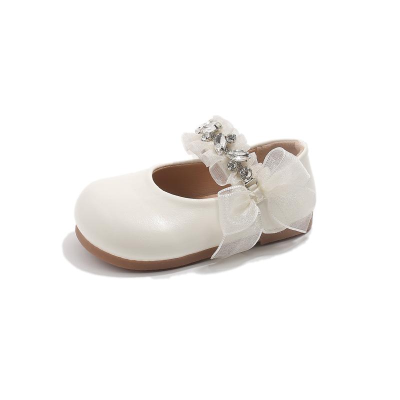 

Cartoon Girl with Pigtails Wearing Shoes, Leather Shoes, Leather Shoes 30 бежевий