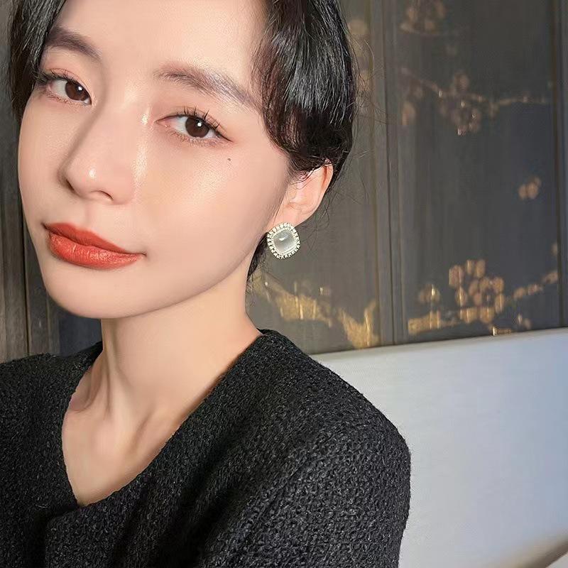 Luxury Korean Geometric Cat's Eye Stone Rhinestone Stud Earrings for Women - High-Class, Stylish, Cool Personality