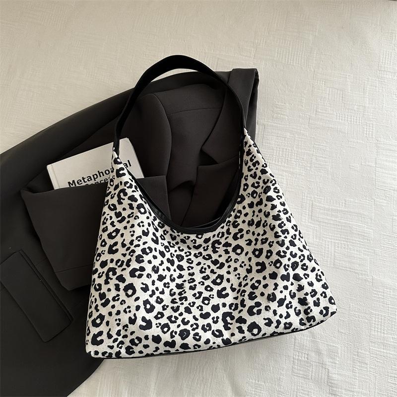 Autumn and Winter Large-capacity Work Tote Bag Women's 2025 New Personalized Leopard Print Shoulder Messenger Bag