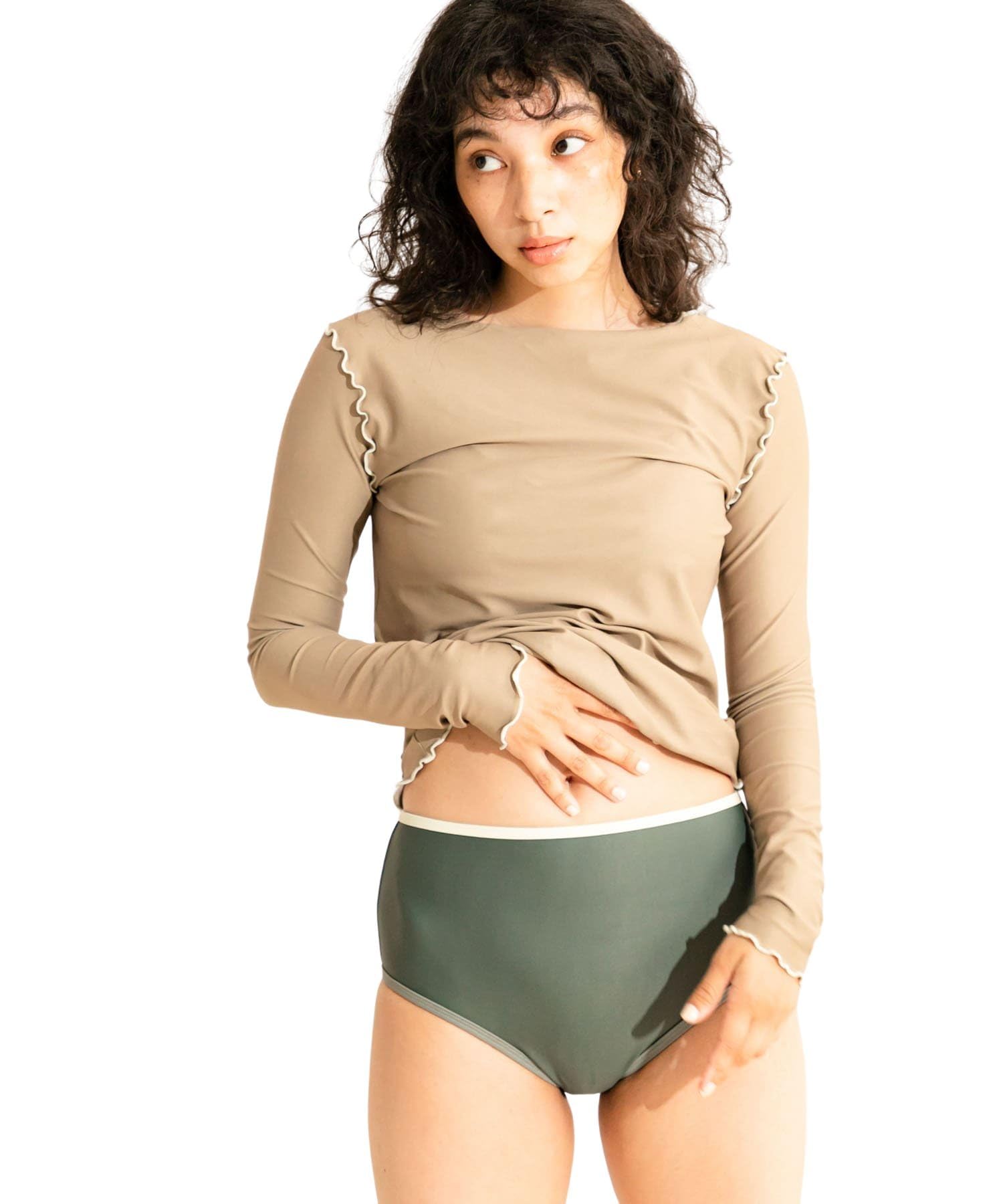 

Женский рашгард с длинным рукавом Sense of Place Mellow Line, AA35-2JN005, ХАКИ один