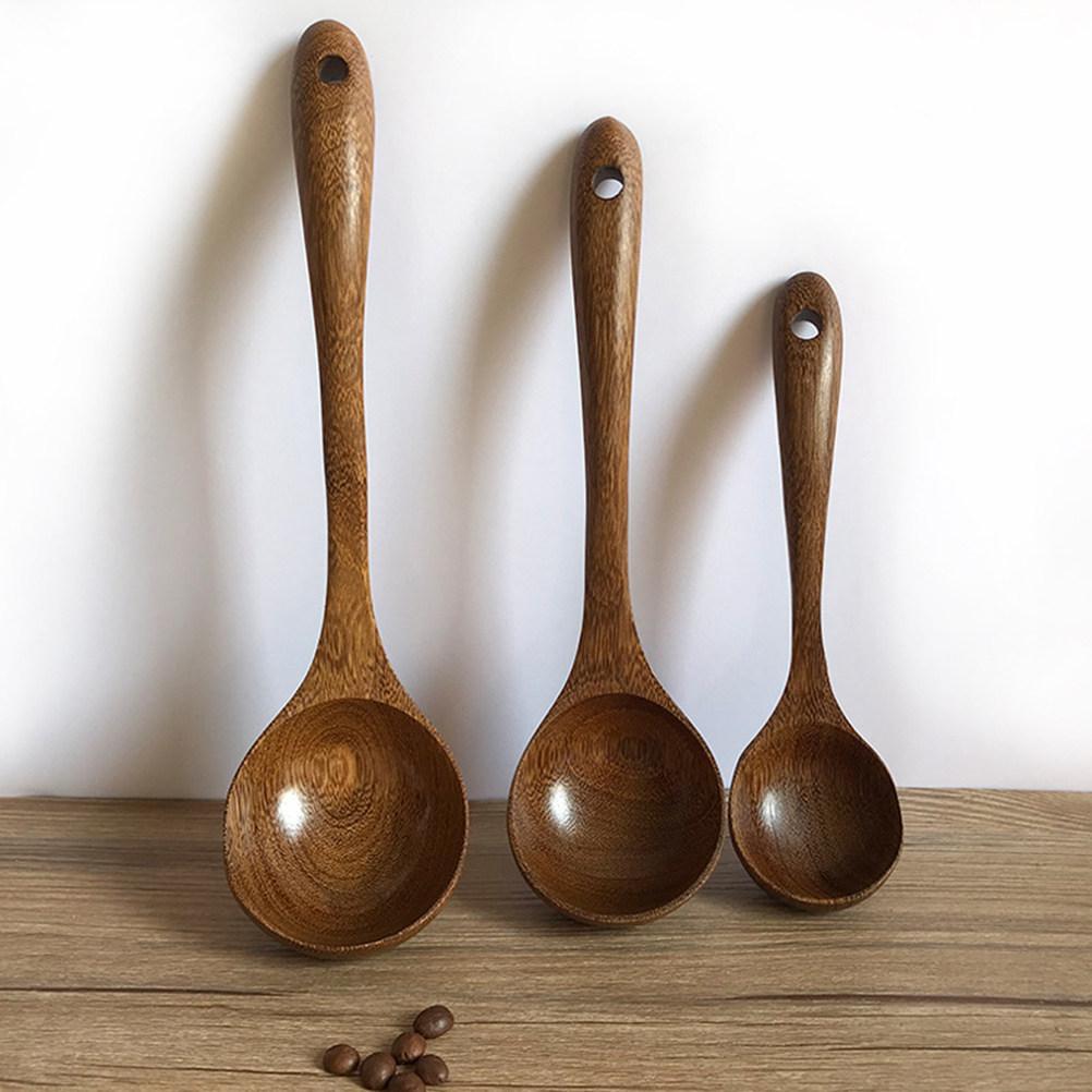 Small Size Wooden Kitchen Gadget Curved Handle Soup Ladle for Easy Washing Leak Proof Cooking Scoop Ideal for Home Restaurant
