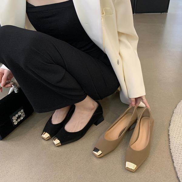 

Spring and Autumn Small Square Head Thick Heel Metal Buckle Women s Versatile Middle Heel Light Mouth Black Single Shoes Women s Shoes 35 чорний