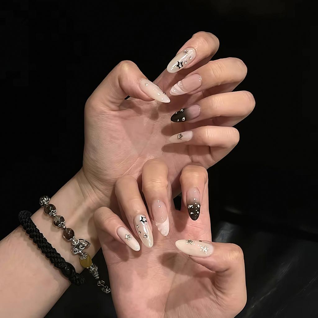 10Pcs Y2K Girls Fake Nails Black White Almond Resin Nail Handmade Press on Nails Wearable Full Cover Almond False Nail Tips