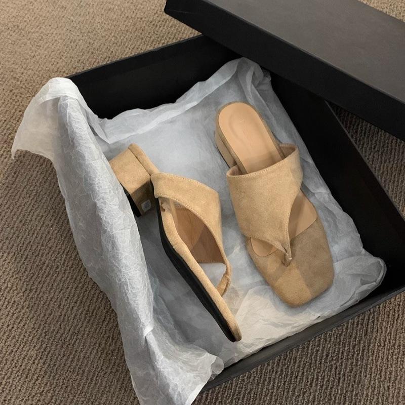 

Женские шлепанцы, женская летняя одежда, новый темперамент, замшевые босоножки в стиле феи в стиле ретро с толстым каблуком и носком 35
