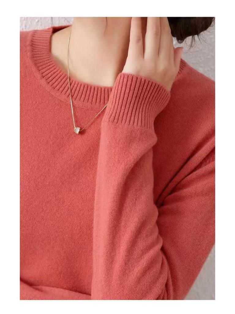 2025 Versatile Loose-Fit Wool Sweater: Slimming, Solid Color, Perfect for Autumn & Winter