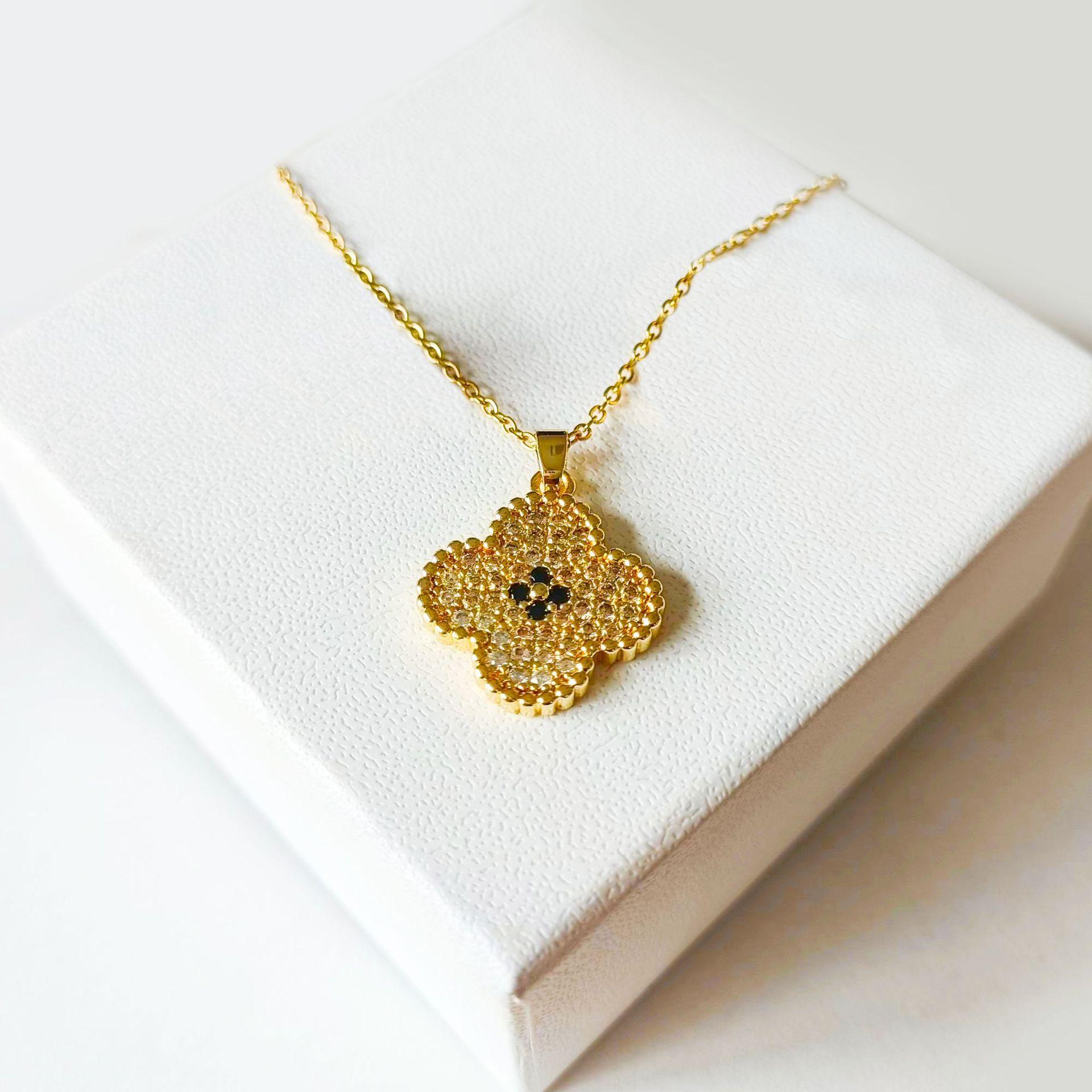 

New Single-sided Four-leaf Clover Full-diamond Set Bracelet Necklace Earrings