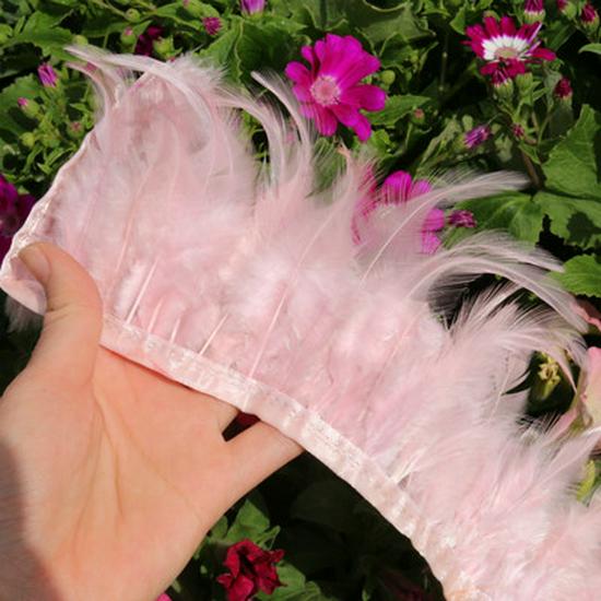 Bílé peříčkové látkové proužky pro DIY řemesla, dekoraci svatebních šatů a sukní