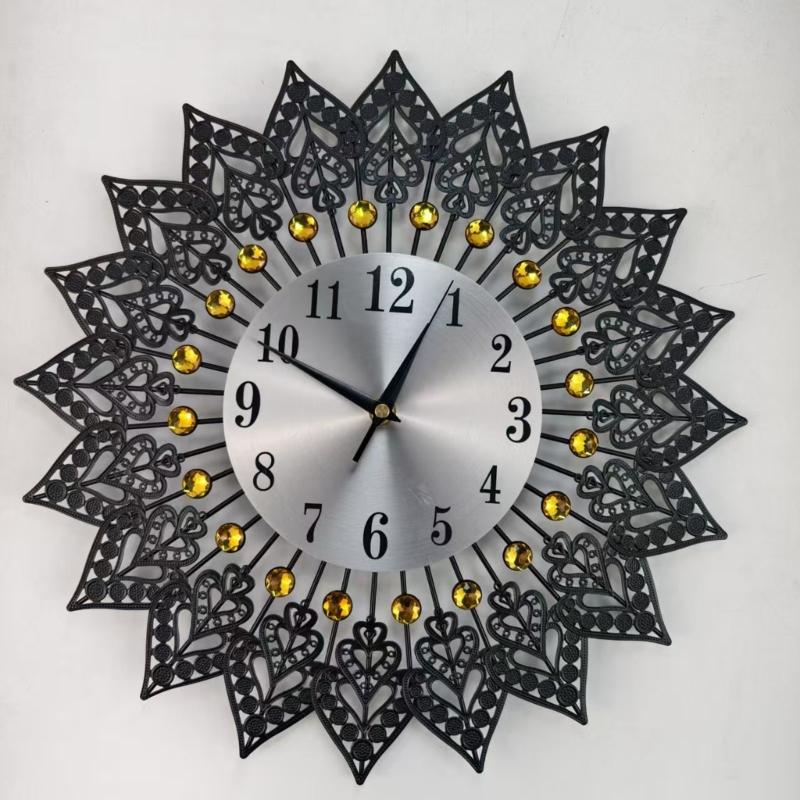 Large Metal Geometric Heart Wall Clock European Quiet Movement For Noiseless Operations Easy Mounting Home Decors Gift
