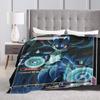 Coperta in flanella con motivo Pokémon Anime Card Lucario, copriletto per divano letto, ideale per l'arredamento di casa, tendenza street.