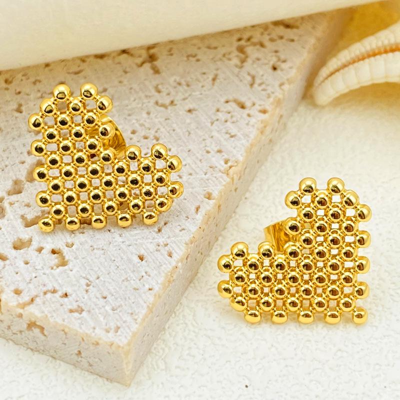 Stainless Steel Heart Earrings - Fashionable, Versatile, European & American Style, High-End Titanium Steel Design for Women.