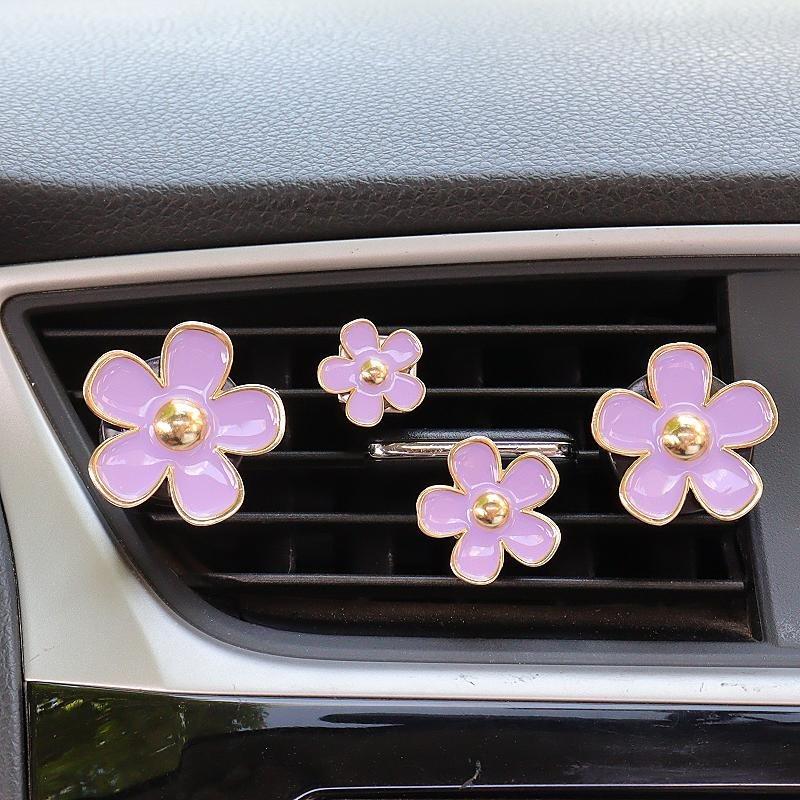 

Daisy Alloy Car Vent Perfume Clip - Cute Aromatherapy Decoration for Interior Vent