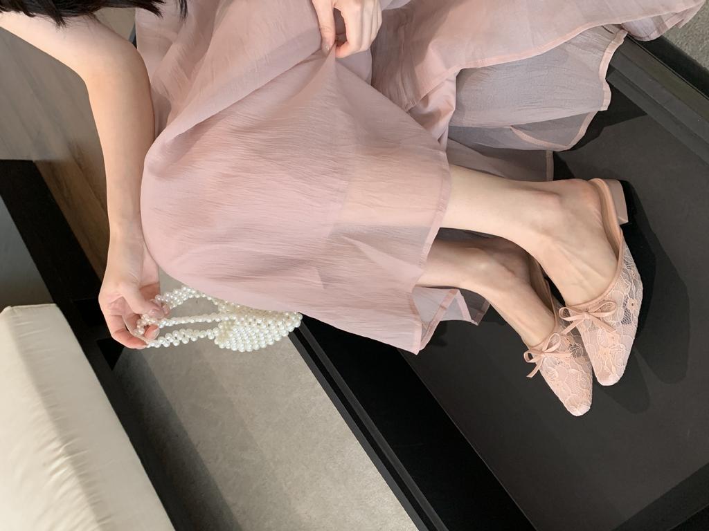 Summer 2025 New Round Head Lace Bow Thick Middle Heel Hollow Versatile Elegant Niche Half-drag Women's Sandals