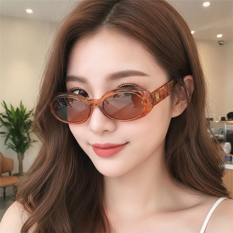 Distinctive oval retro glasses, outdoor street-style sunglasses, cycling sunglasses.