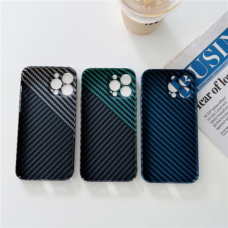 Custodia in fibra di carbonio per telefono per iPhone 17 16 15 14 13 12 11 Pro Max Cover posteriore rigida per iPhone X XS Max Protezione ultra sottile per fotocamera