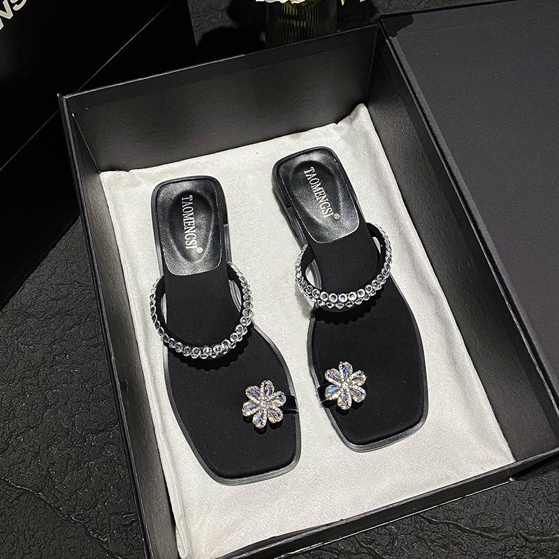 Fashion Luxury Flower Buckle Flip Flops Women Rhinestone Clip Toe Slippers Low Heel Summer Shoes Woman Crystal Band Sandalias Mujer